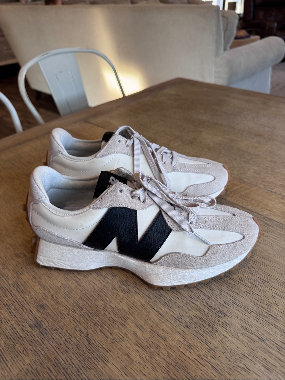 New Balance 327